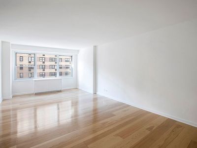 301 E 75th St APT 5C, New York, NY, 10021