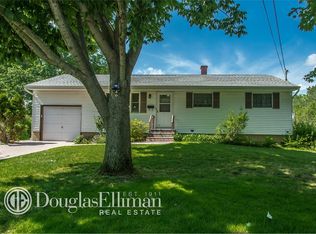 11 Seley Cross, Islip Terrace, NY 11752