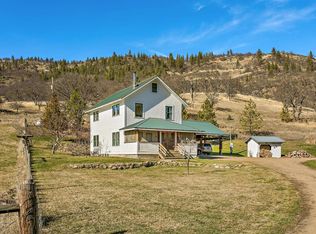 2245 Colestin Rd, Ashland, OR 97520