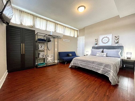 2nd image of 1241 Catalpa Ln #Id1229887p