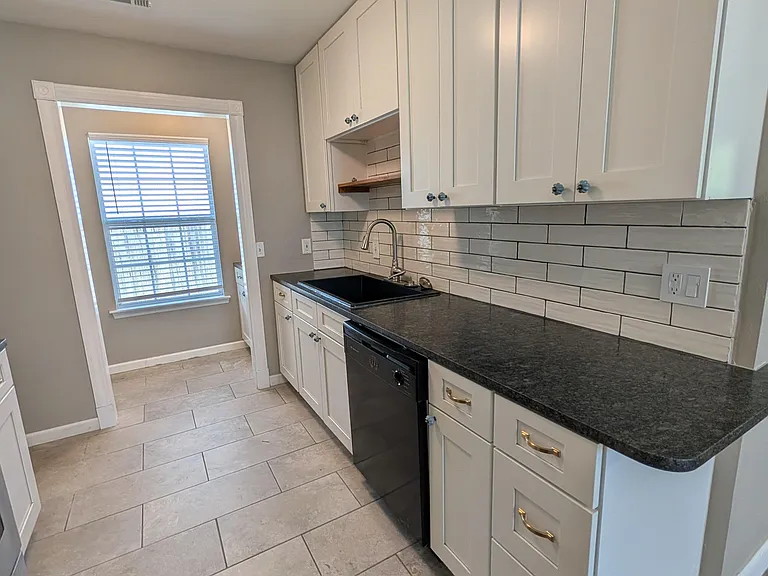 2600 Lost Springs St — Photo 13