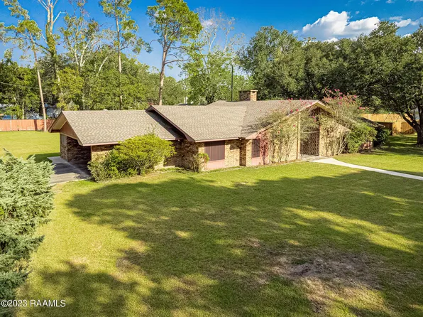 108 Sandalwood Dr, New Iberia, LA 70563