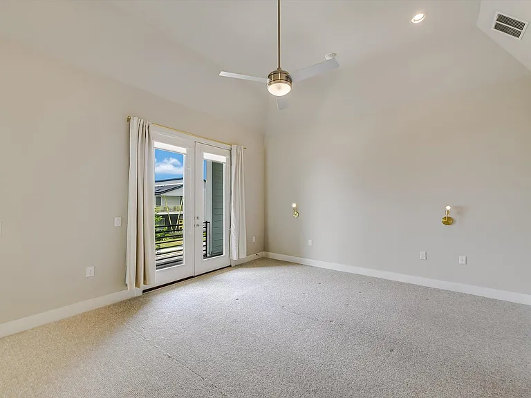 6133 Florencia Ln — Photo 10