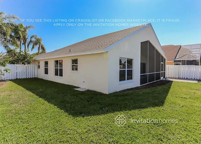 1369 Fairfax Cir E — Photo 18