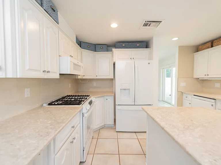 444 Finch Dr — Photo 83