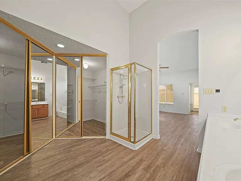 2923 Plantation Wood Ln — Photo 17