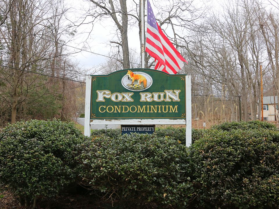 1st image of 104 Fox Run Ln