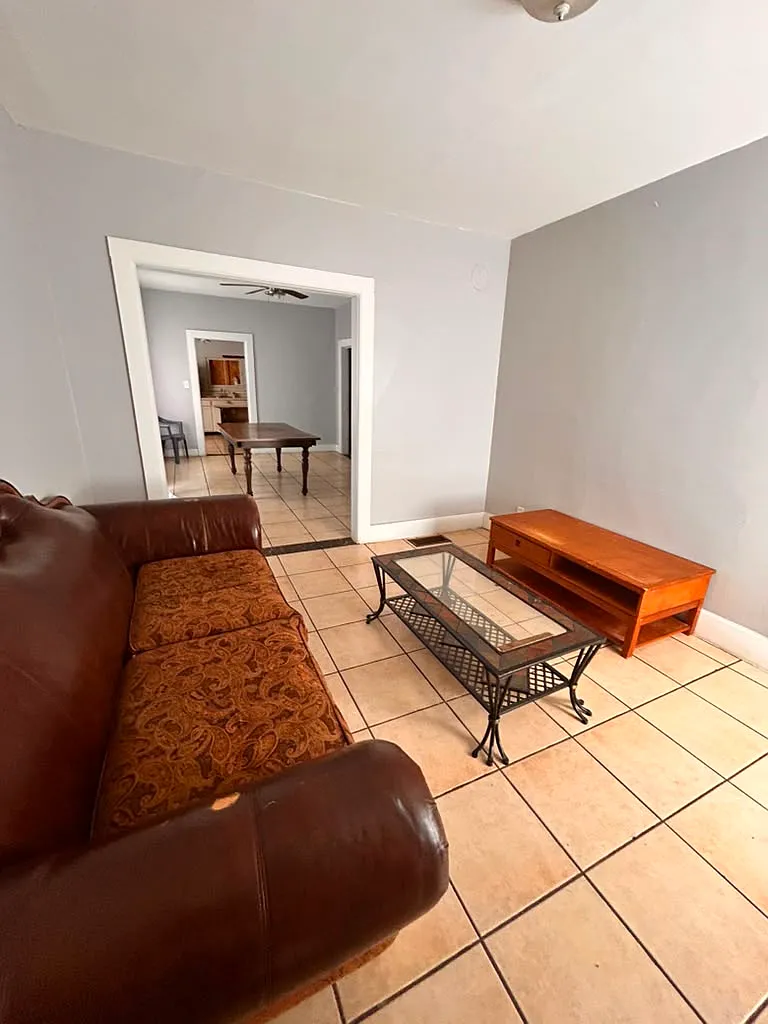 2 bed, 888 sqft, $697 — Photo 4