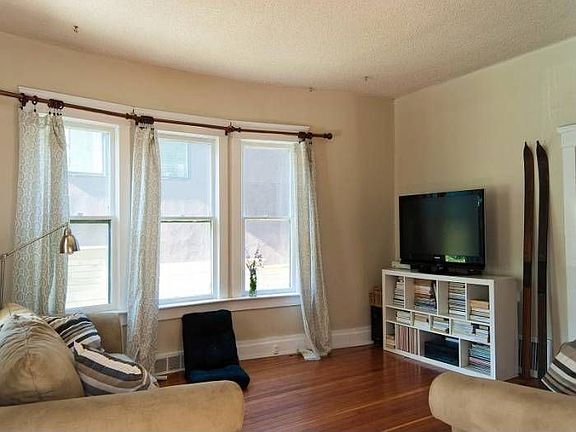 4th image of 1042 S Lake St