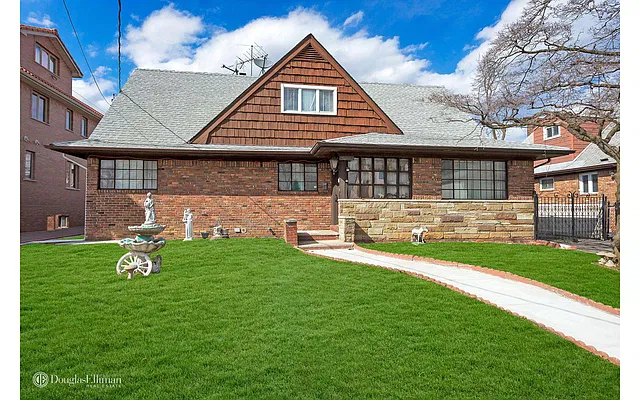 Sold by Douglas Elliman | media 2