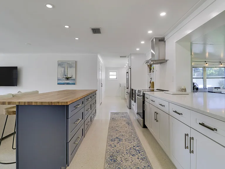 1518 Summer Ave — Photo 18