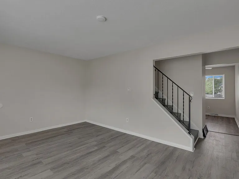 429 Barnett Rd — Photo 7