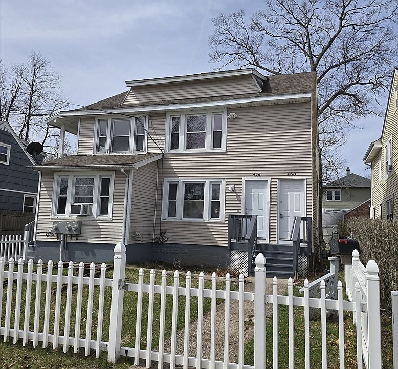 1st image of 456-458 Page Blvd