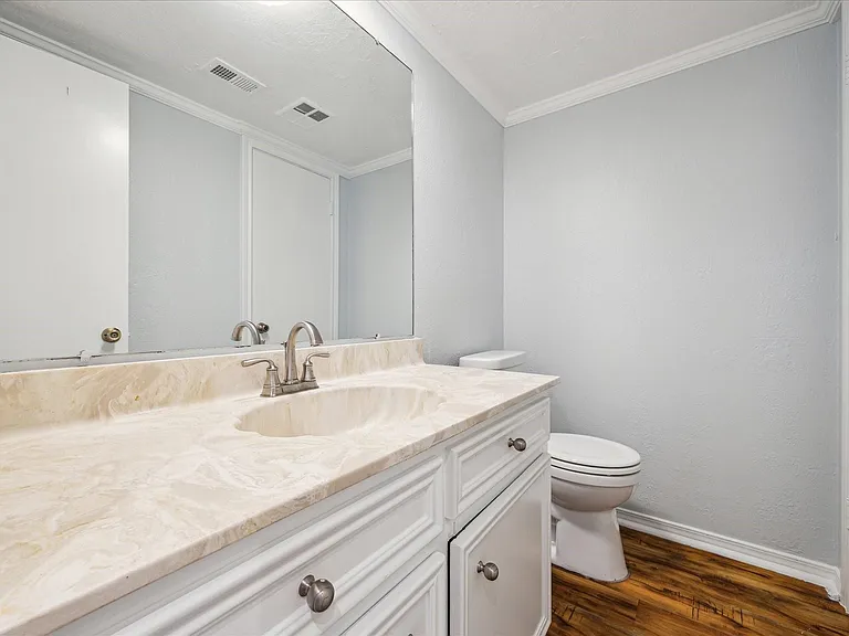 2511 Commonwealth St — Photo 24