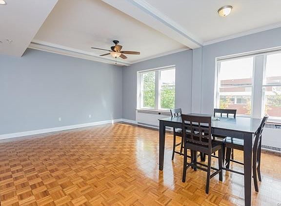 2nd image of 212 E Clay St #U2b