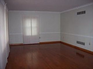 2nd image of 192 N Tanglewood Dr