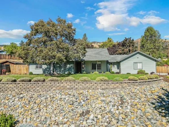809 Terrace Ct, Yreka, CA 96097