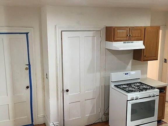 4th image of 108 Cottage St #1
