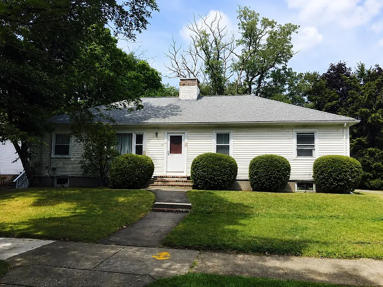 35 Beaconwood Rd #B — Photo 9