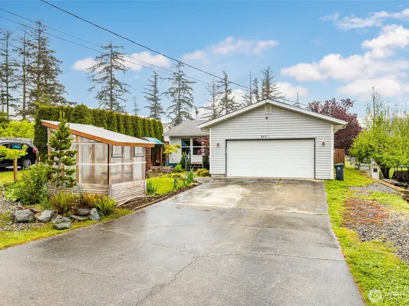 942 Walker Avenue, Oak Harbor, WA 98277