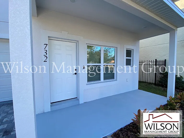 732 S Lee Ave — Photo 2