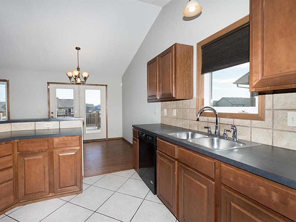 5th image of 5420 S Pattie St