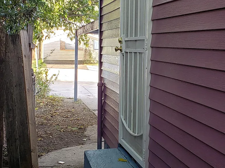 1203 SW 24th Pl — Photo 39