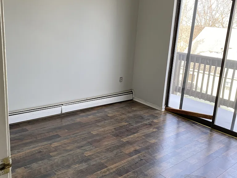 604 Chelmsford St — Photo 4