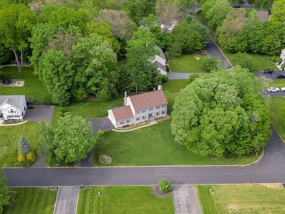 2nd image of 29 Lark Ln