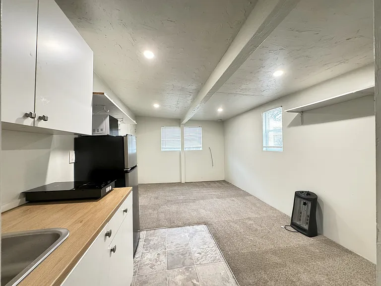 2065 1/2 Whitfield Way #C — Photo 5