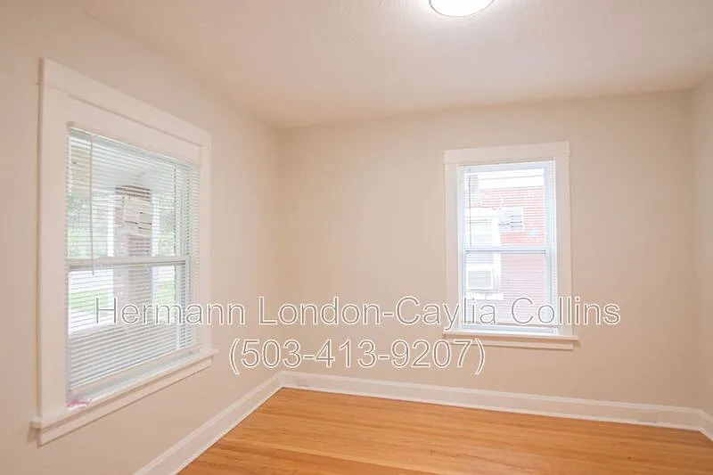 2 bed, 1.0 bath, 900 sqft, $1,049 — Photo 3