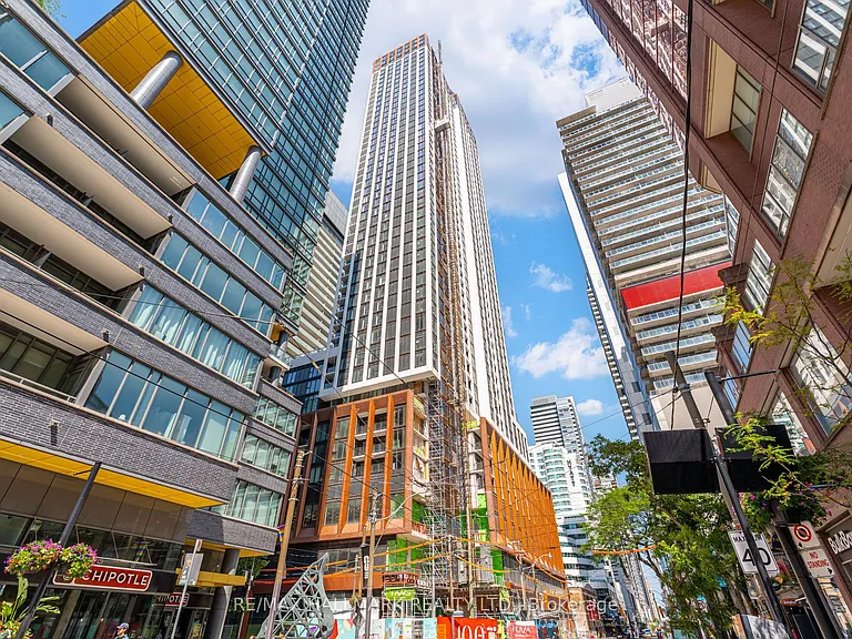 400 King St W #1701 — Photo 26