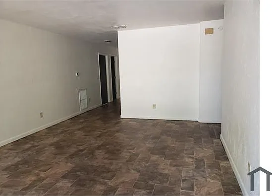3233 SE 22nd Pl — Photo 3