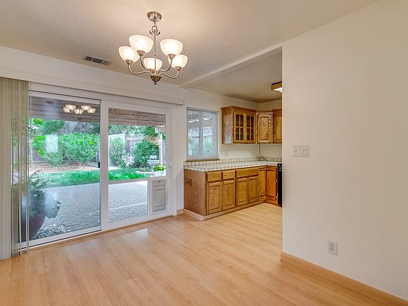 Dining Room 1_10022018