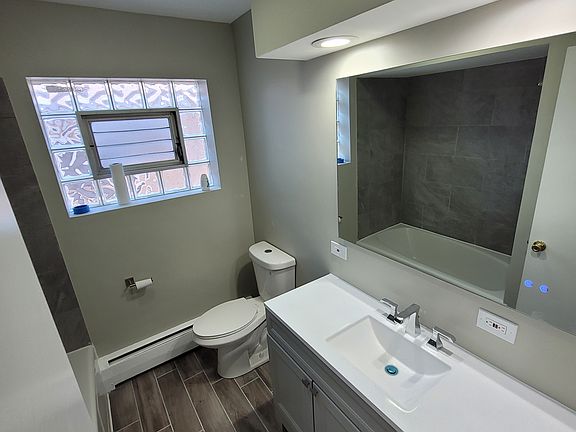 5th image of 6241 W Montrose Ave #2