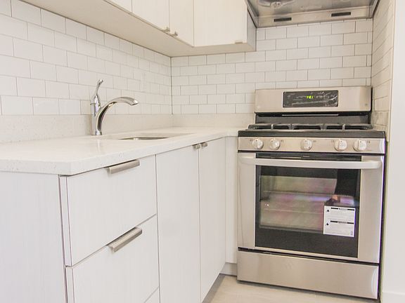 3rd image of 181 E Broadway #56