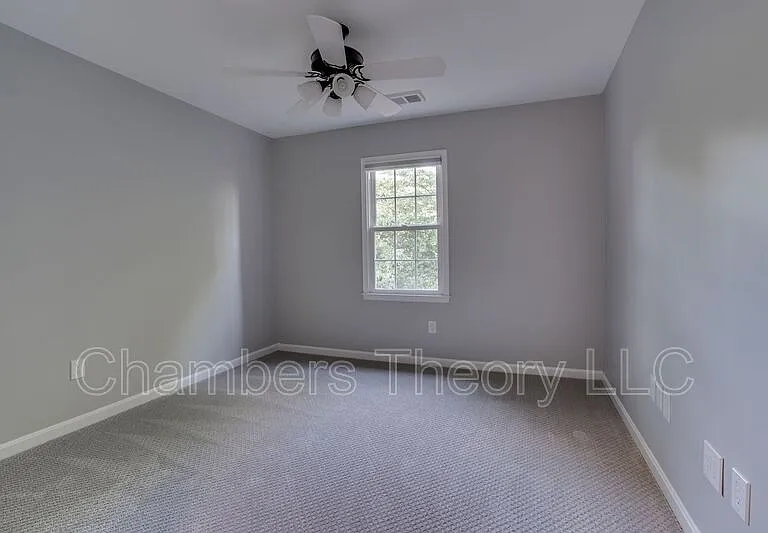 1003 Jennifer Ln — Photo 32