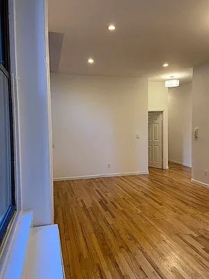 Rented by City Connections Realty | media 5