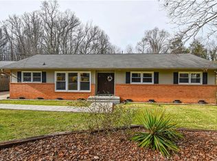 815 Larkwood Dr, Greensboro, NC 27410