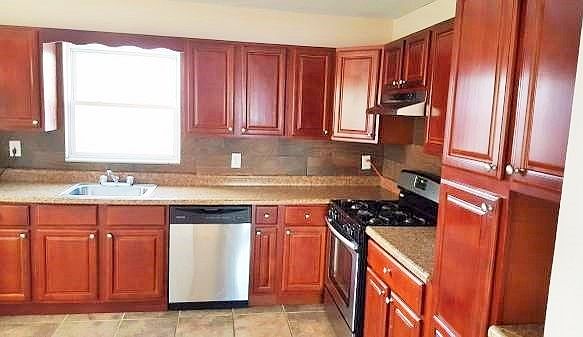 1st image of 10 Bryn Mawr Pl