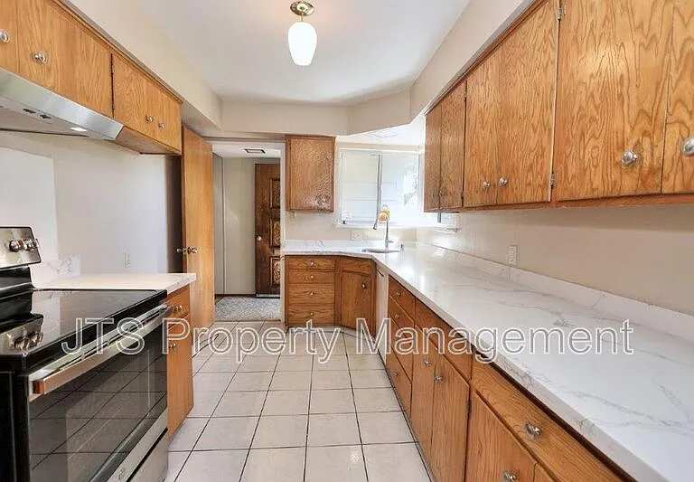 1200 Gary Way — Photo 25