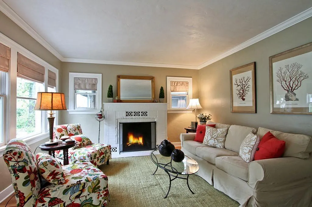 3 bed, 1100 sqft, $5,950 — Photo 2
