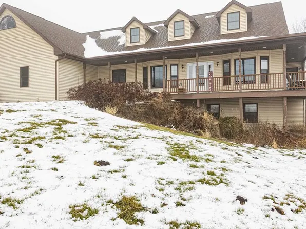 8240 County Road D, Platteville, WI 53818
