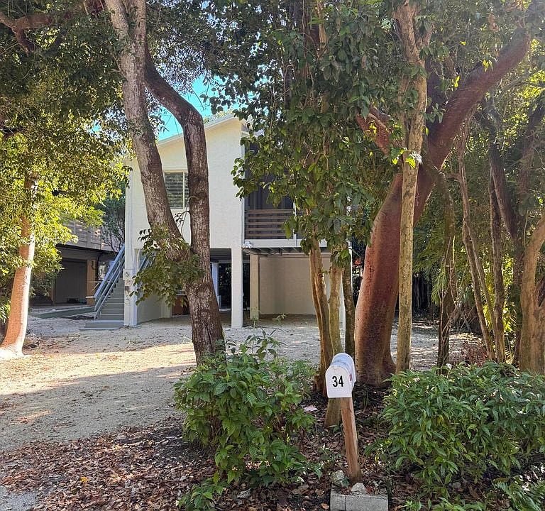 1st image of 34 Pompano Ave