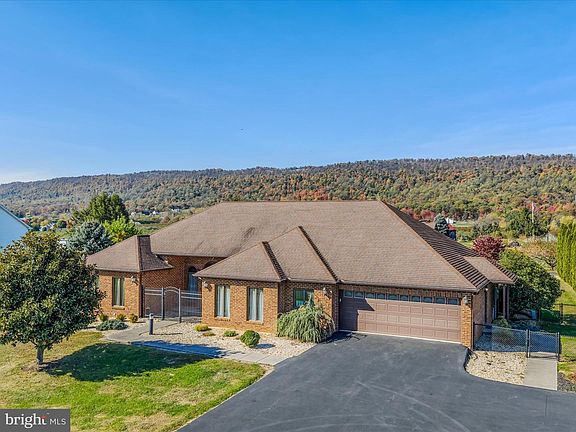 2nd image of 1687 Thatcher Rd