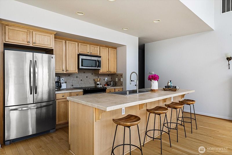 5th image of 1402 Starview Court