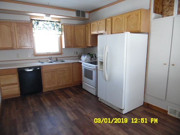 3rd image of 1124 Michigan Ave