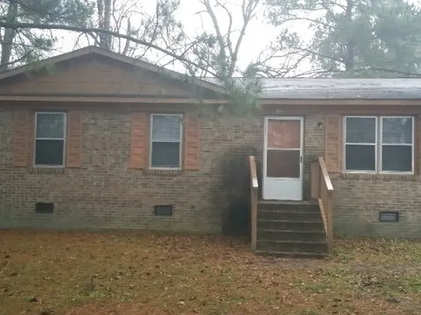 102 Busbee Ct, Enfield, NC 27823