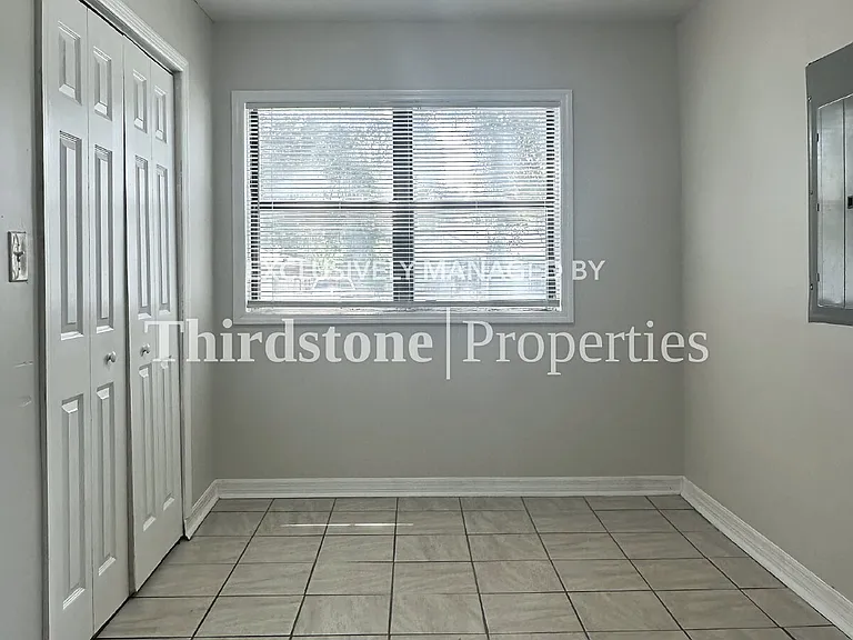 1173 W 27th St — Photo 10