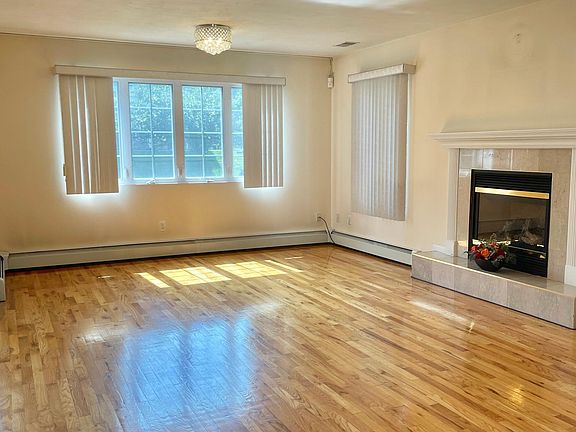 3rd image of 439 Virginia Ave